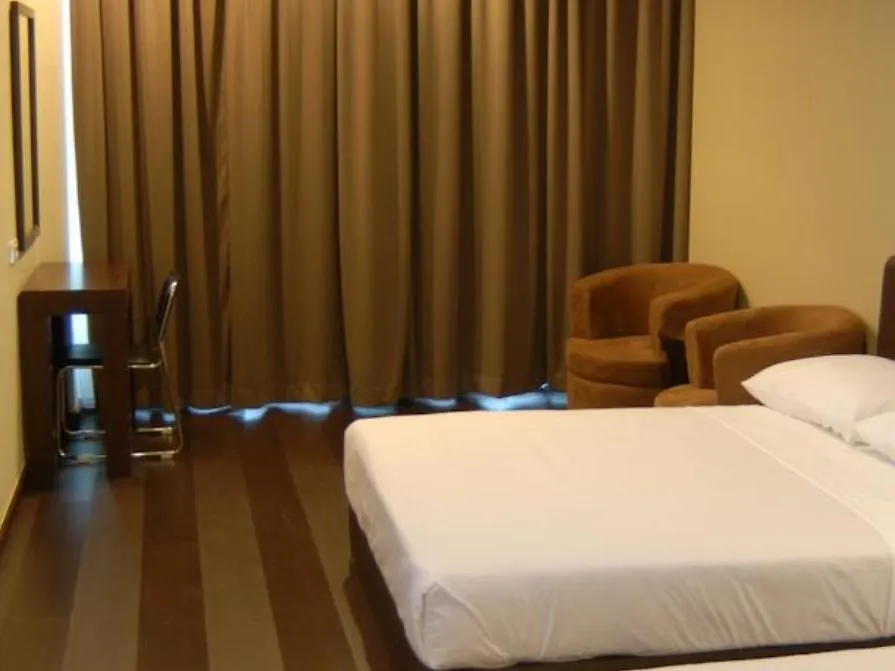 Manja Hotel Kota Kinabalu 2*,